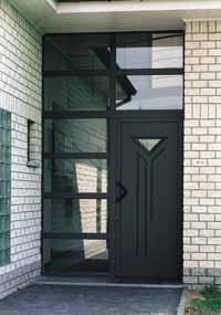 La porte d'entrée moderne en aluminium brun. CLIQUEZ POUR AGRANDIR